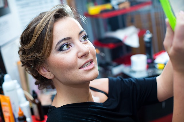 elije-el-maquillaje-perfecto-y-correcto-para-un-dia-de-trabajo