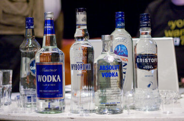 en-rusia-baja-el-precio-del-vodka-en-medio-de-creciente-inflacion-que-afecta-a-los-productos-básicos