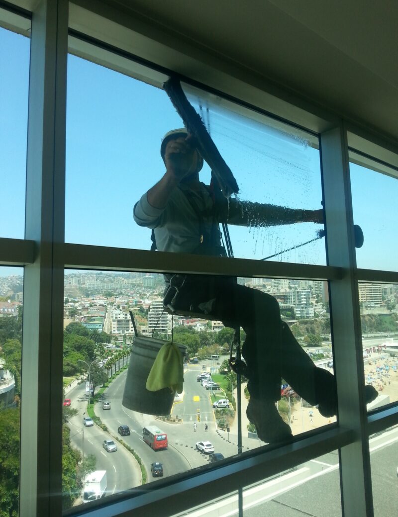 te-imaginas-trabajar-a-100-metros-de-altura