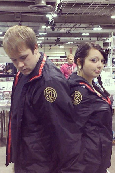 54ee72eed3ec3_-_sev-katniss-and-peeta-hunger-games-halloween-costume-lgn