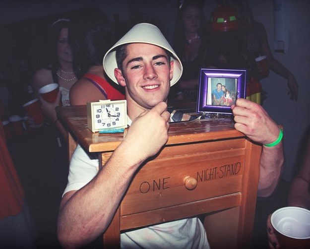 Clever-Halloween-Costumes-006