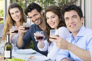 La-importancia-de-tener-amigos-que-no-son-padres-3