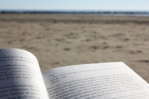 Lectura-en-la-playa