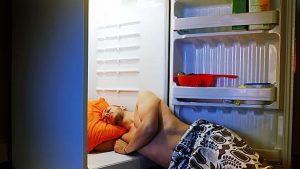 1451320227-dormir-calor-istock